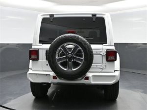 2018 Jeep Wrangler Unlimited Sahara — thumbnail 2