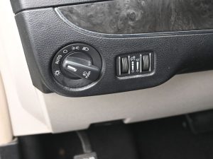 Used 2013 Chrysler Town & Country Touring — thumbnail 27