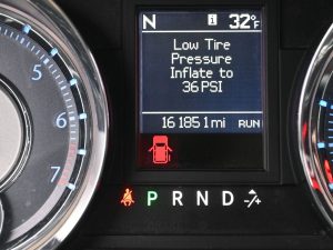 Used 2013 Chrysler Town & Country Touring — thumbnail 33